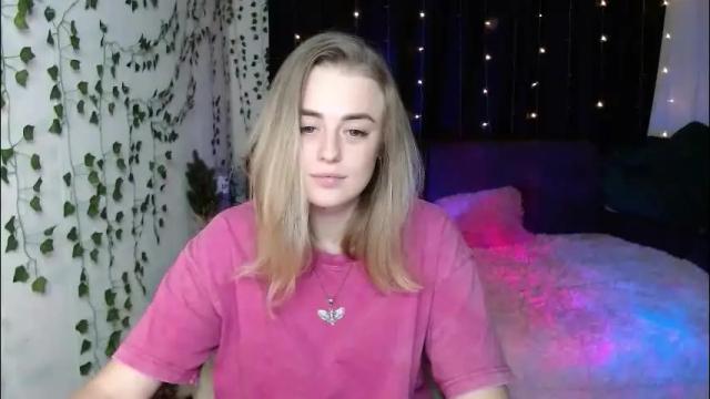 Image 4 of sofia_rosemary Stream on Chaturbate on 2 months ago