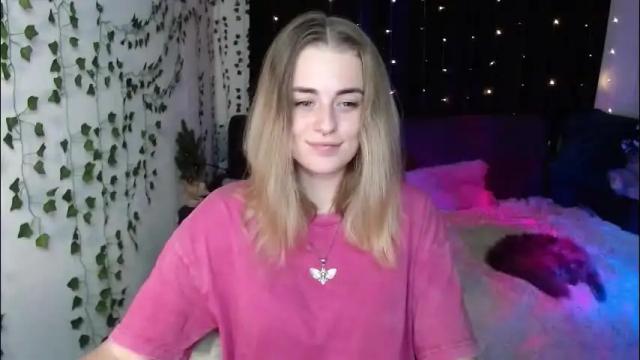 Image 2 of sofia_rosemary Stream on Chaturbate on 1 month ago