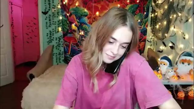 Image 4 of sofia_rosemary Stream on Chaturbate on 2 months ago