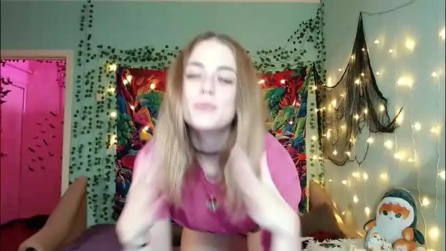 Image 2 of sofia_rosemary Stream on Chaturbate on 2 months ago