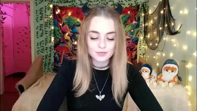 Image 12 of sofia_rosemary Stream on Chaturbate on 1 month ago