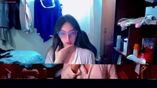 Image 4 of sofia_vanner Stream on Chaturbate on 13 months ago