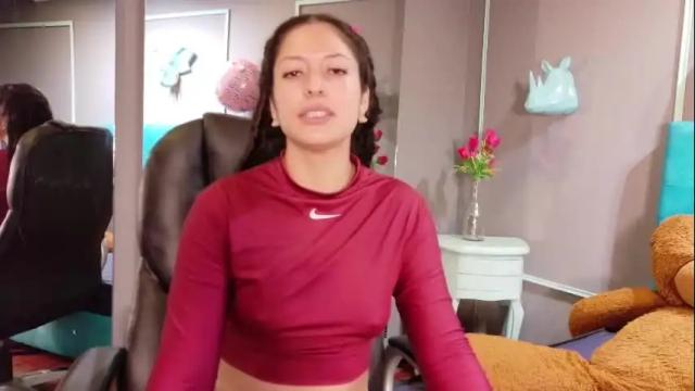 Image 6 of sofia_white3 Stream on Chaturbate on 1 month ago