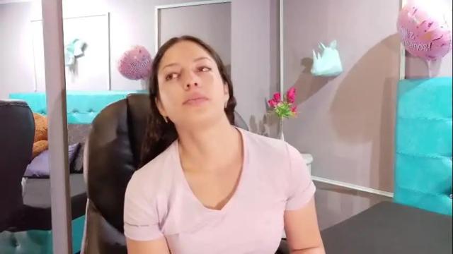 Image 3 of sofia_white3 Stream on Chaturbate on 9 days ago