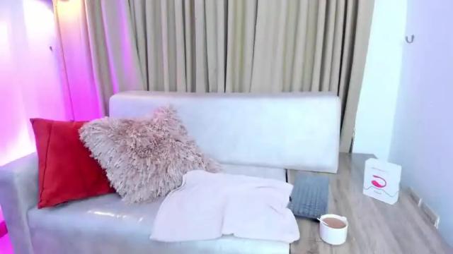 Image 11 of sofiaajackson Stream on Chaturbate on 19 months ago