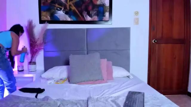 Image 12 of sofiaajackson Stream on Chaturbate on 18 months ago
