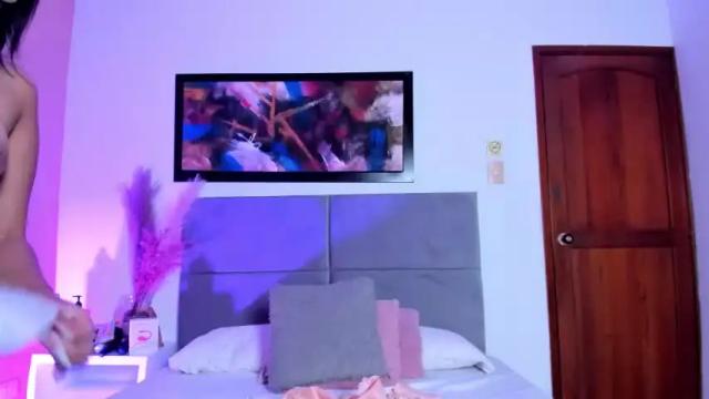 Image 6 of sofiaajackson Stream on Chaturbate on 18 months ago