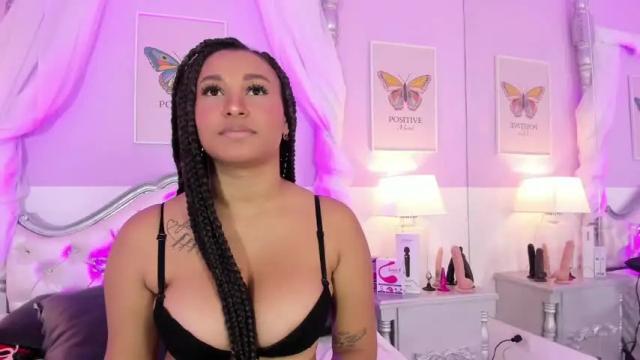 Image 6 of sofiaataylor Stream on Chaturbate on 19 months ago