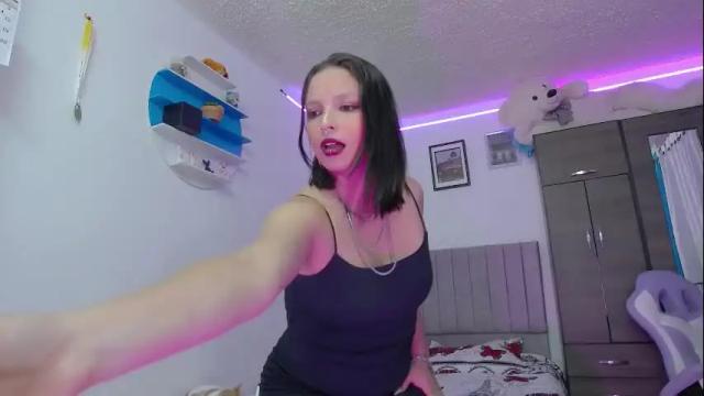 Image 3 of sofiabonetti Stream on Chaturbate on 9 months ago