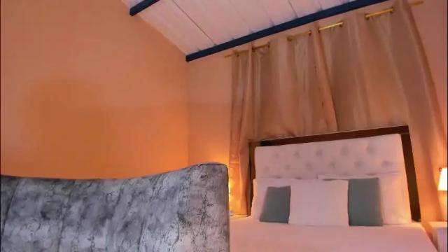 Image 12 of sofiabosch Stream on Chaturbate on 2 months ago