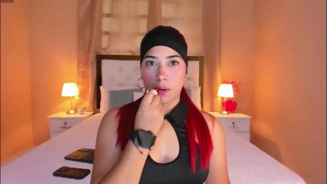 Image 4 of sofiabosch Stream on Chaturbate on 2 months ago