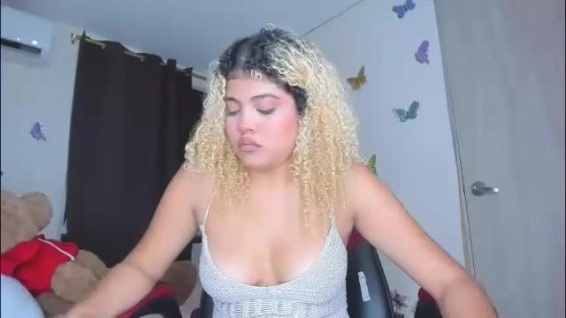 Image 11 of sofiacastillo01 Stream on Chaturbate on 1 month ago