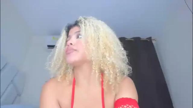 Image 6 of sofiacastillo01 Stream on Chaturbate on 1 month ago