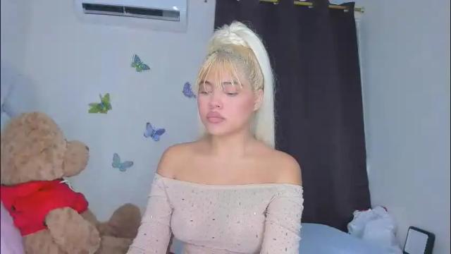 Image 2 of sofiacastillo01 Stream on Chaturbate on 22 days ago