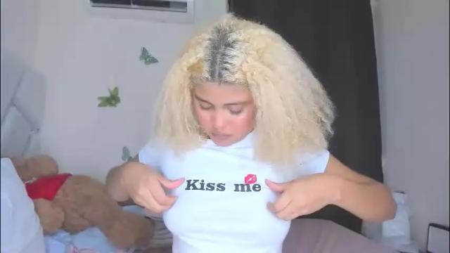 Image 6 of sofiacastillo01 Stream on Chaturbate on 1 day ago