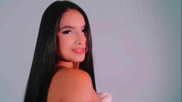Image 10 of sofiacortez Stream on Chaturbate on 1 month ago