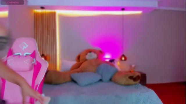 Image 3 of sofiacortez Stream on Chaturbate on 18 days ago