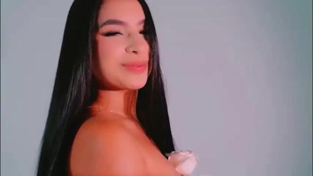 Image 11 of sofiacortez Stream on Chaturbate on 1 month ago