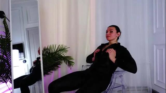 Image 11 of sofiafoster Stream on Chaturbate on 19 days ago