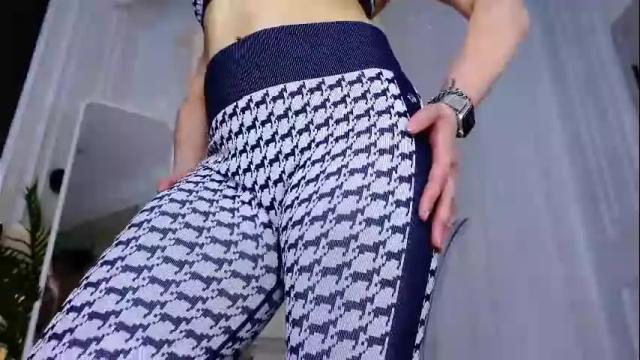 Image 10 of sofiafoster Stream on Chaturbate on 10 days ago