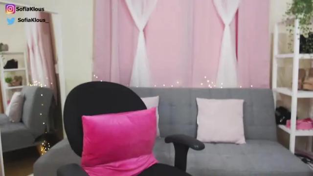 Image 3 of sofiaklous Stream on Chaturbate on 23 months ago