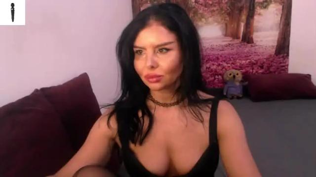 Image 12 of sofialiub Stream on Chaturbate on 14 months ago