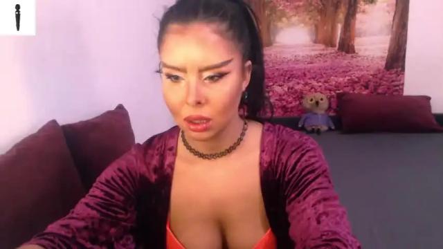 Image 10 of sofialiub Stream on Chaturbate on 14 months ago