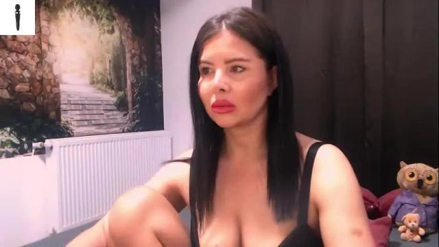 Image 2 of sofialiub Stream on Chaturbate on 1 month ago