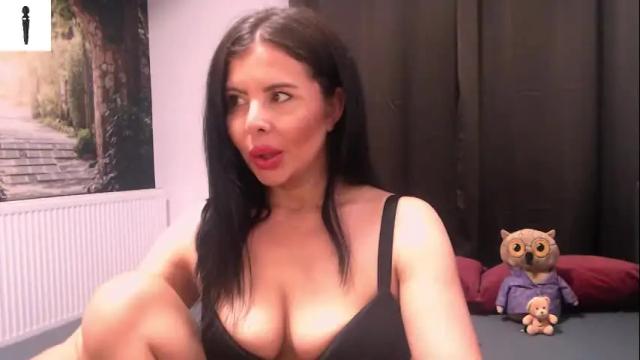 Image 10 of sofialiub Stream on Chaturbate on 27 days ago
