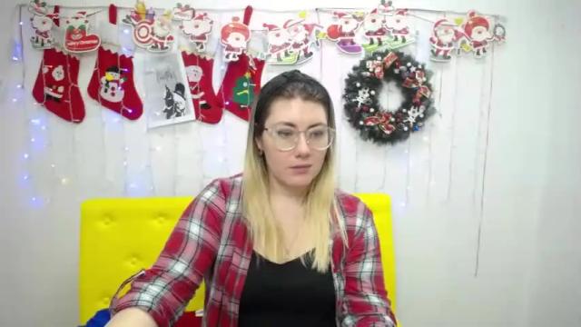 Image 3 of sofialuxx Stream on Chaturbate on 16 months ago