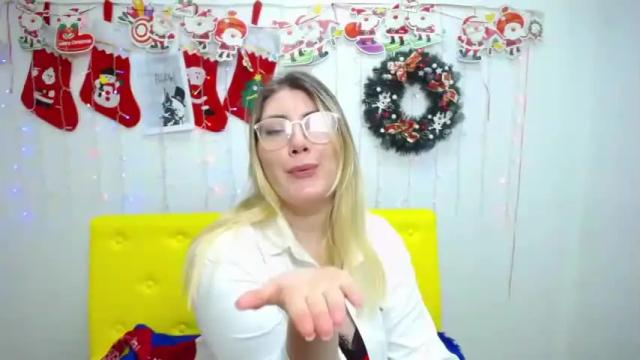 Image 2 of sofialuxx Stream on Chaturbate on 16 months ago