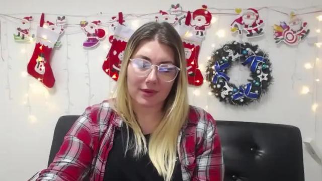 Image 12 of sofialuxx Stream on Chaturbate on 15 months ago