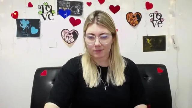 Image 12 of sofialuxx Stream on Chaturbate on 15 months ago
