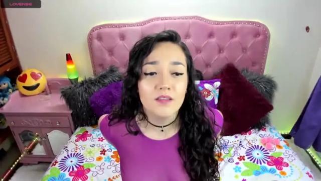 Image 4 of sofiamarlow Stream on Chaturbate on 13 months ago