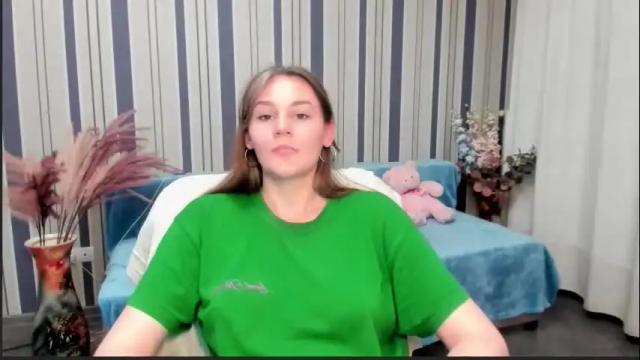 Image 3 of sofianashh Stream on Chaturbate on 2 months ago