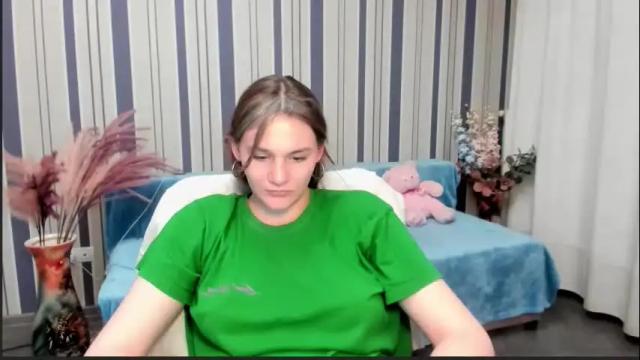 Image 4 of sofianashh Stream on Chaturbate on 2 months ago