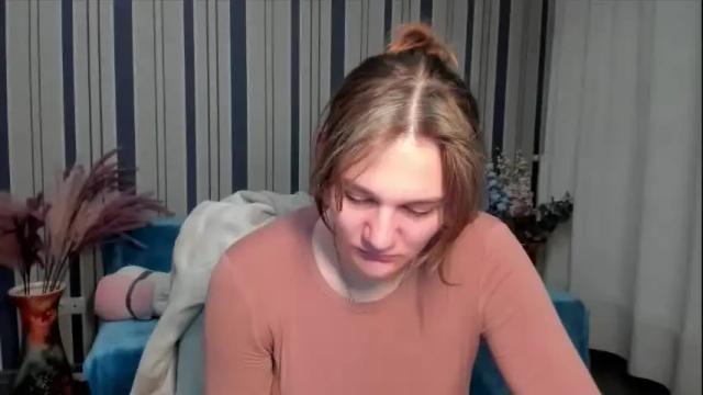 Image 3 of sofianashh Stream on Chaturbate on 2 months ago