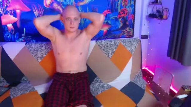 Image 2 of sofiandtim Stream on Chaturbate on 15 months ago
