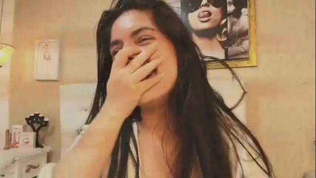 Image 8 of sofianesvat1 Stream on Chaturbate on 7 days ago