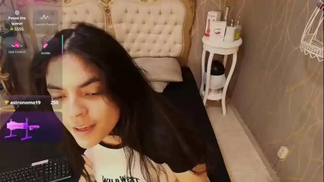 Image 2 of sofianesvat1 Stream on Chaturbate on 2 months ago