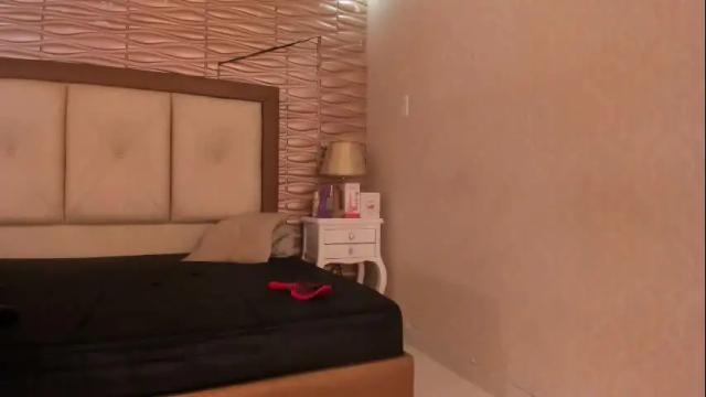 Image 2 of sofianesvat1 Stream on Chaturbate on 2 months ago