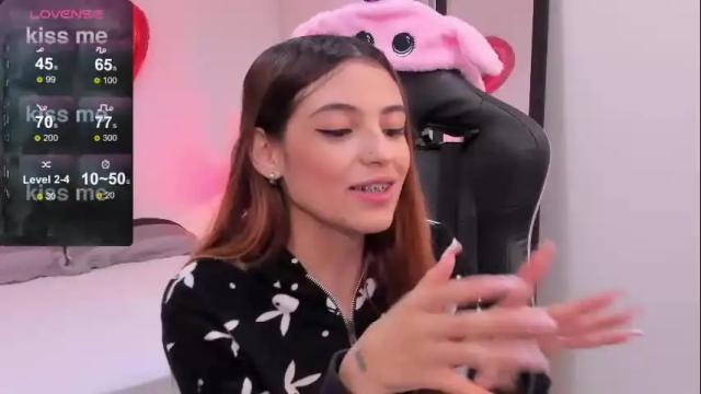 Image 2 of sofiarouge_ Stream on Chaturbate on 1 month ago