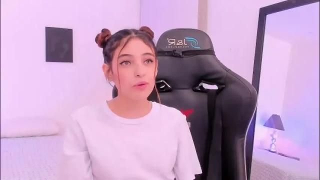 Image 3 of sofiarouge_ Stream on Chaturbate on 1 month ago