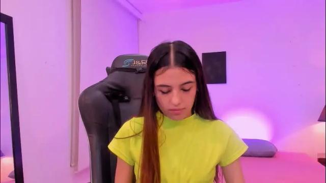 Image 4 of sofiarouge_ Stream on Chaturbate on 1 month ago