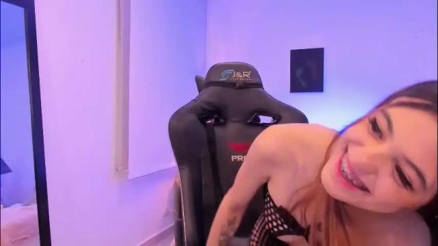 Image 3 of sofiarouge_ Stream on Chaturbate on 1 month ago