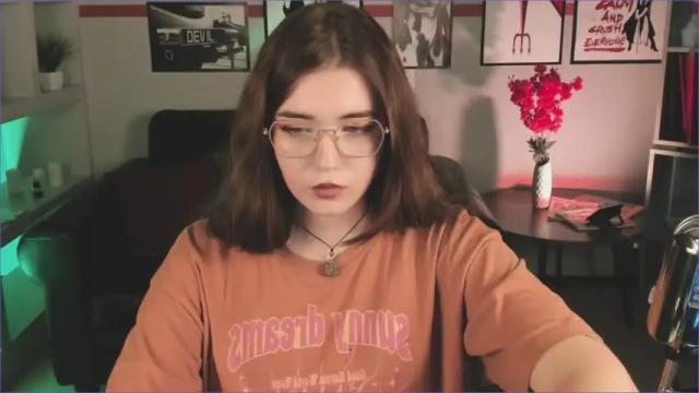 Image 2 of sofiasunrise Stream on Chaturbate on 20 months ago