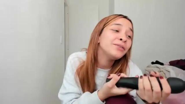 Image 2 of sofiax2_ Stream on Chaturbate on 19 months ago