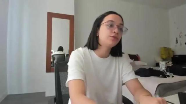 Image 2 of sofiax2_ Stream on Chaturbate on 21 months ago