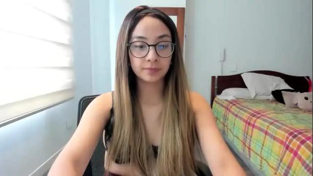 Image 8 of sofiax2_ Stream on Chaturbate on 1 month ago