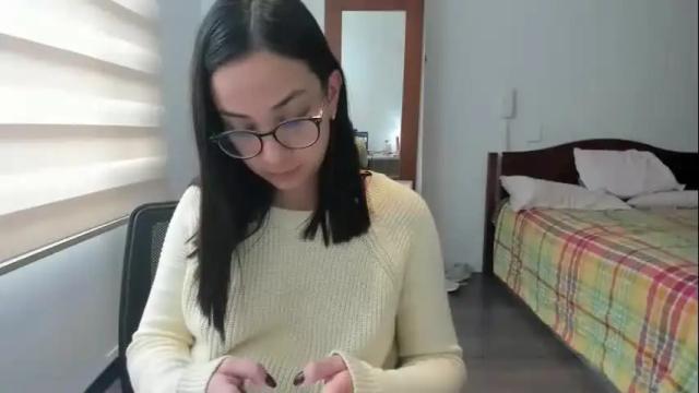 Image 2 of sofiax2_ Stream on Chaturbate on 13 days ago
